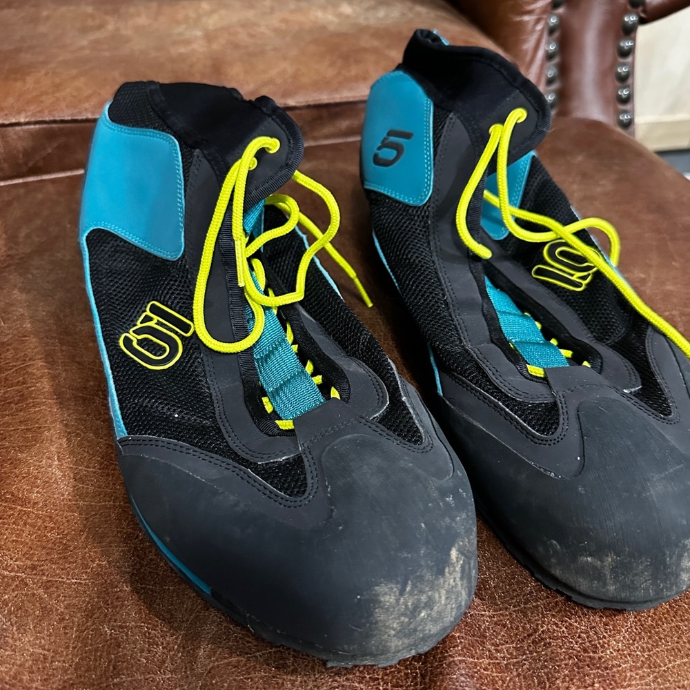Men’s FiveTen Brand Water Tennis Shoe- Size 15